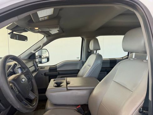 Used 2020 Ford F250 XL w/ Power Equipment Group image 10