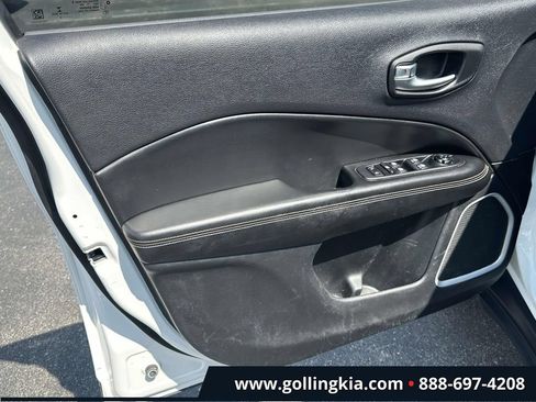 Used 2019 Jeep Compass Latitude w/ Cold Weather Group AWD/4WD image 15