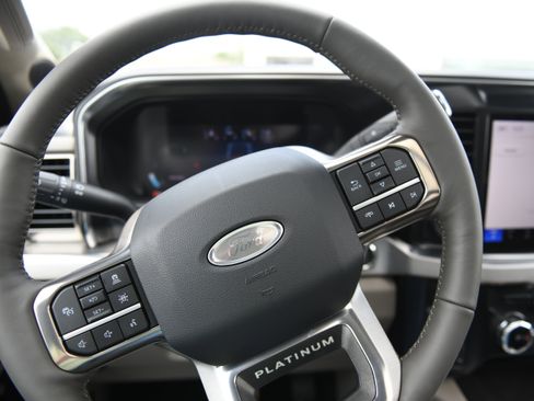 New 2026 Ford F250 Platinum w/ Platinum Plus Package AWD/4WD image 22