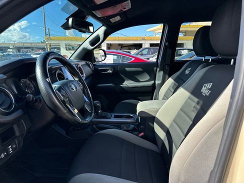 Used 2019 Toyota Tacoma TRD Sport image 13