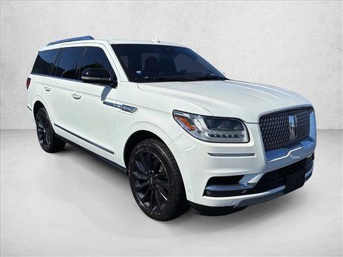 Used 2020 Lincoln Navigator Reserve AWD/4WD image 3