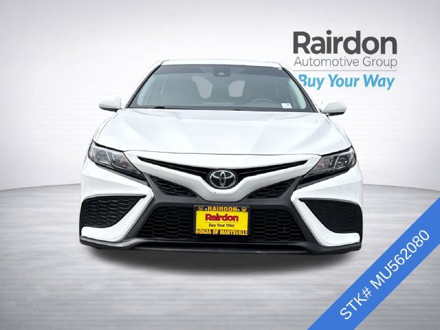 Used 2021 Toyota Camry SE FWD image 2