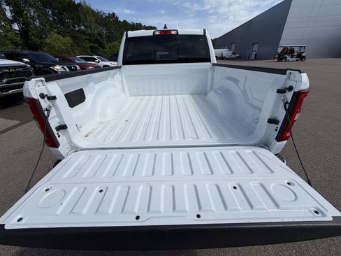 Certified 2025 RAM 1500 Big Horn AWD/4WD image 18