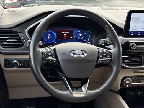 Certified 2021 Ford Escape Titanium image 8