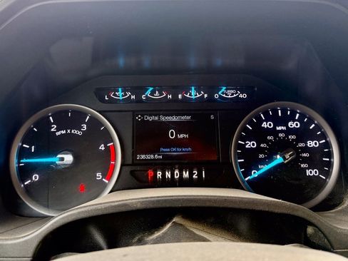 Used 2019 Ford F250 XLT w/ Snow Plow Prep Package image 17