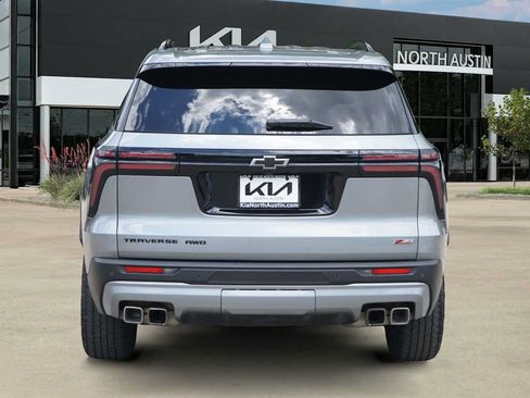 Used 2024 Chevrolet Traverse Z71 AWD/4WD image 5