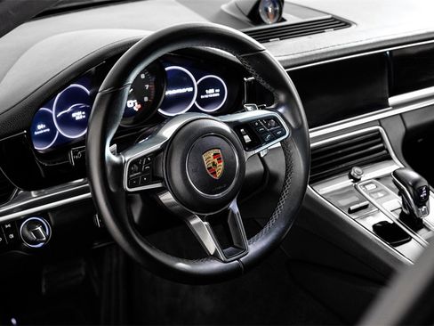 Used 2019 Porsche Panamera image 15