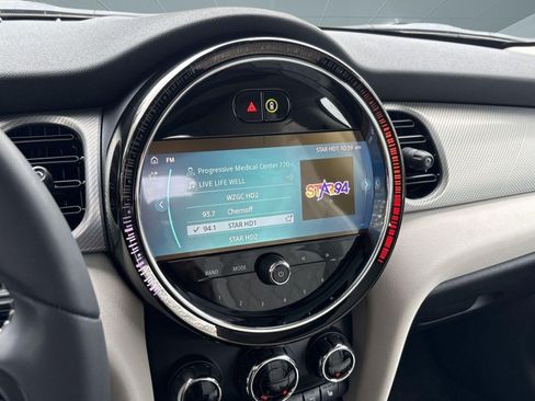 Used 2024 MINI Cooper 2-Door Hardtop image 21