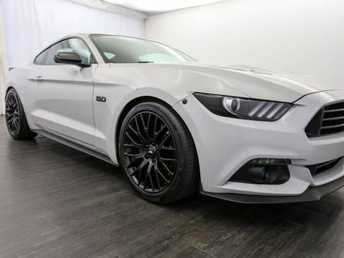 Used 2017 Ford Mustang GT Premium w/ GT Performance Package RWD image 24