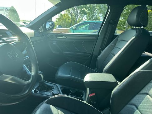 Used 2023 Volkswagen Tiguan SEL R-Line image 6