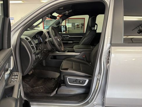 Used 2025 RAM 1500 Laramie image 7