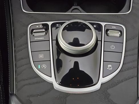 Used 2019 Mercedes-Benz GLC 300 4MATIC image 24