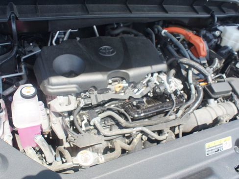 Used 2022 Toyota Highlander XLE image 28