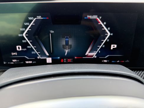 Used 2025 BMW X7 M60i image 30