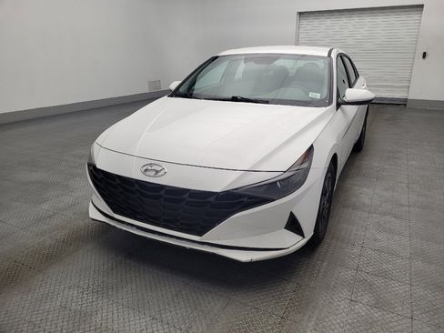 Used 2023 Hyundai Elantra Blue image 15