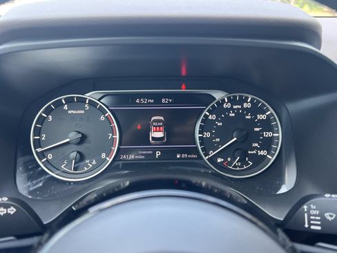 Certified 2023 Nissan Rogue SV FWD image 12