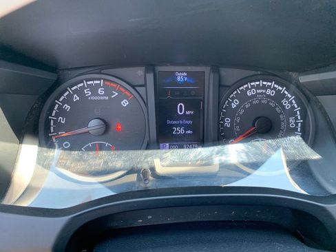 Used 2022 Toyota Tacoma SR AWD/4WD image 28
