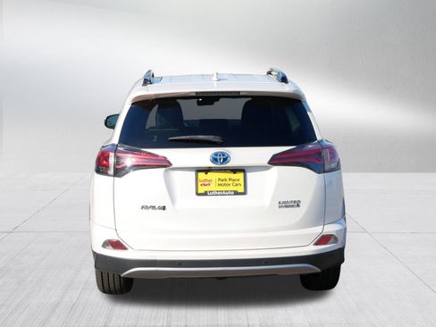 Used 2018 Toyota RAV4 Limited image 6
