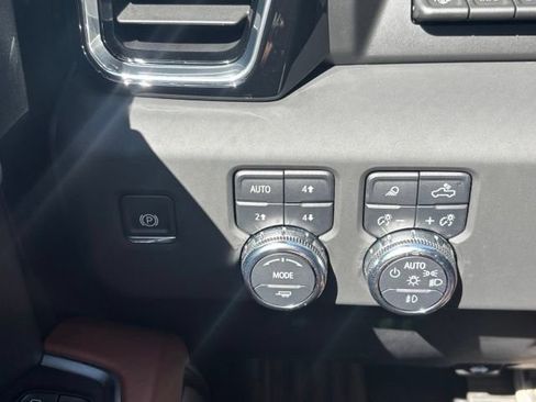New 2025 GMC Sierra 1500 Denali Ultimate AWD/4WD image 32