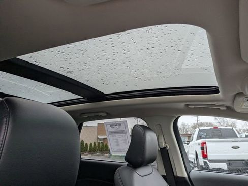 Used 2024 Ford Edge SEL w/ Convenience Package image 3