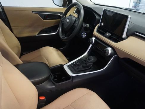 Used 2025 Toyota RAV4 LE image 21