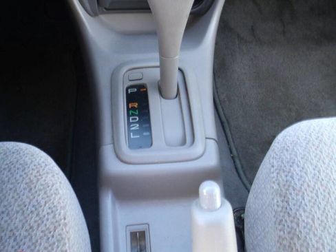 Used 2002 Toyota Corolla LE image 14