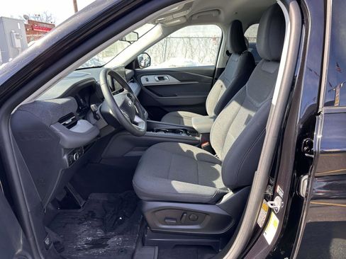 Used 2025 Ford Explorer Active image 12