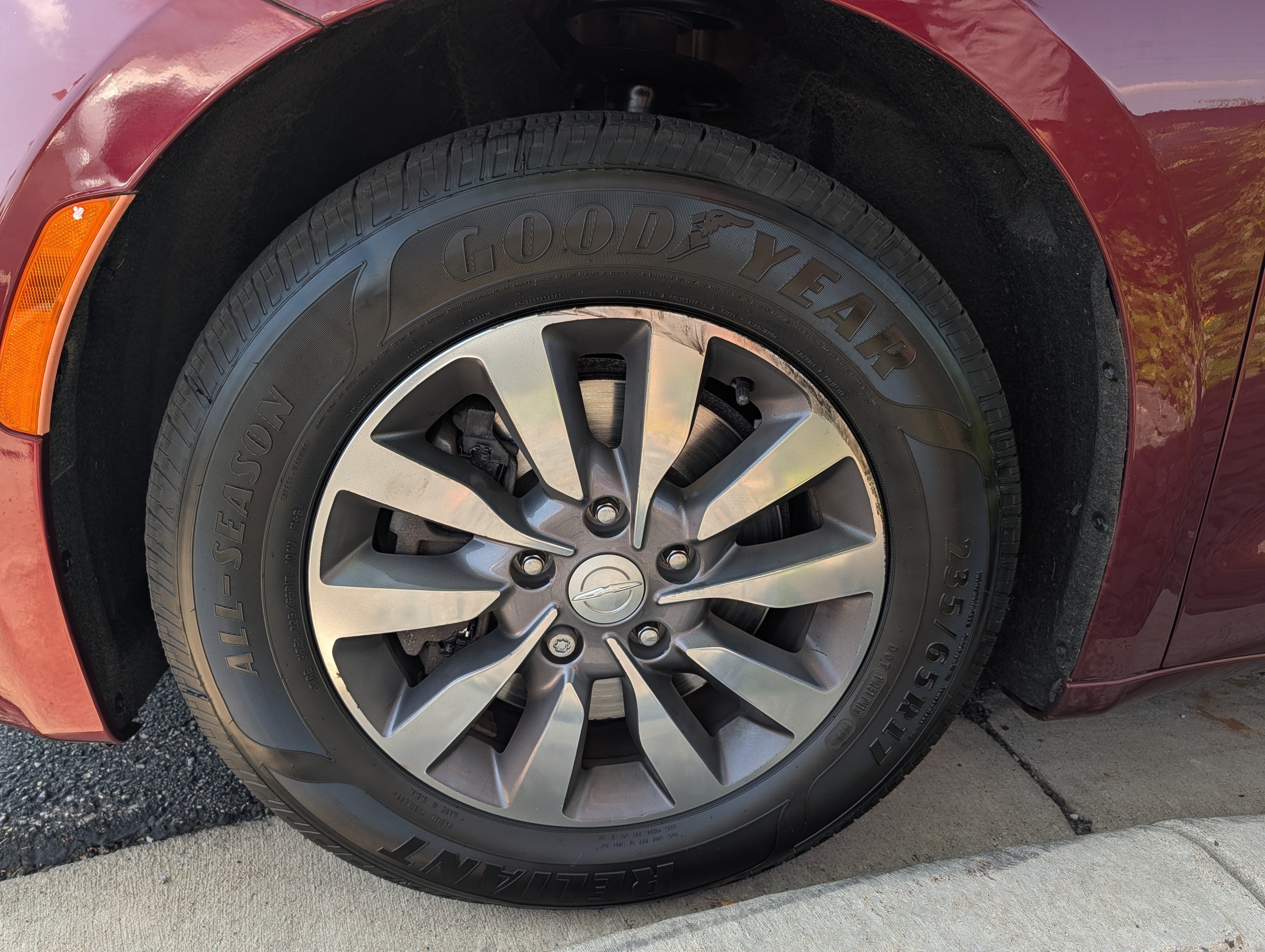 Used 2020 Chrysler Pacifica Touring-L Plus FWD image 15