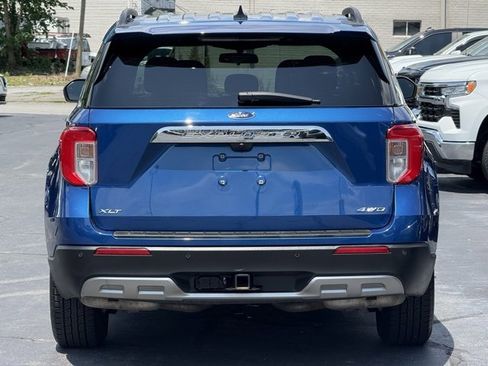 Used 2022 Ford Explorer XLT w/ Equipment Group 202A image 6