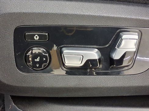 Used 2021 BMW X6 sDrive40i w/ Executive Package RWD image 12