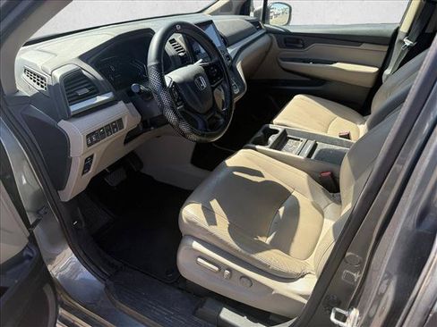 Used 2018 Honda Odyssey Touring image 12