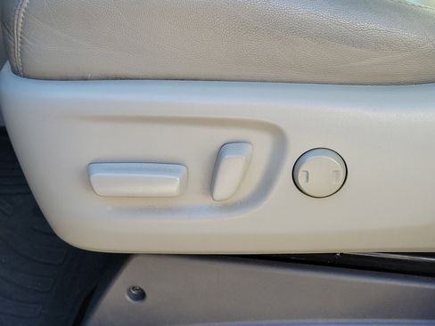 Used 2017 Toyota Sienna XLE Premium image 23