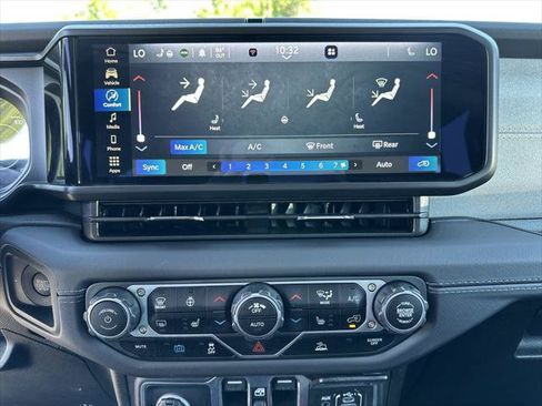 Certified 2025 Jeep Wrangler Unlimited Sahara AWD/4WD image 11