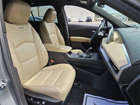 Certified 2025 Cadillac XT4 Premium Luxury image 21