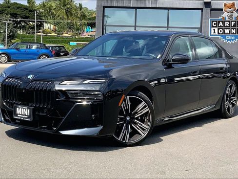 Used 2023 BMW 740i image 2