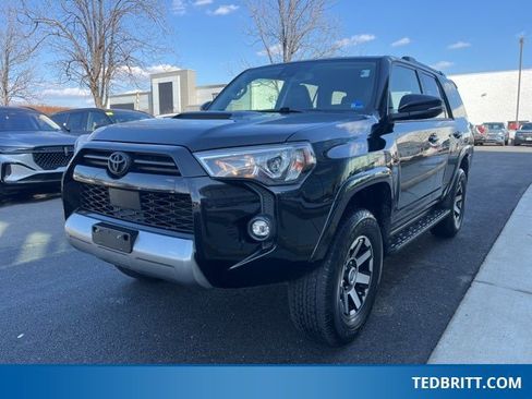 Used 2021 Toyota 4Runner TRD Off-Road Premium image 3