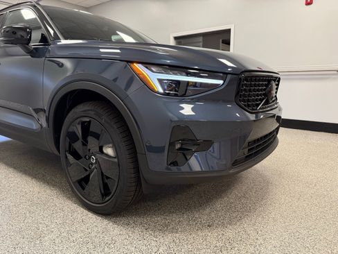 New 2026 Volvo XC40 B5 Ultra w/ Protection Package Premier image 6