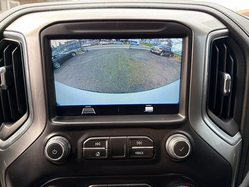 Used 2022 Chevrolet Silverado 1500 LT w/ Z71 Off-Road Package AWD/4WD image 19