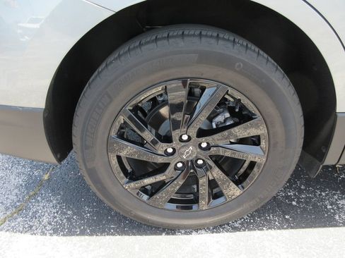 Certified 2024 Chevrolet Equinox LS w/ LS Convenience Package FWD image 9