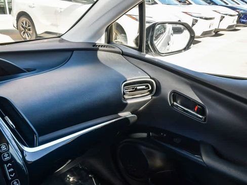 Used 2019 Toyota Prius Prime Advanced image 21