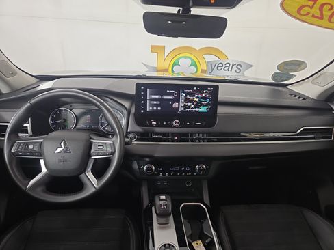 Used 2025 Mitsubishi Outlander SE AWD/4WD image 15