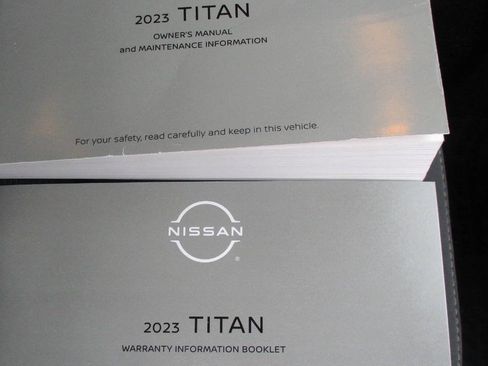 Used 2023 Nissan Titan S image 28