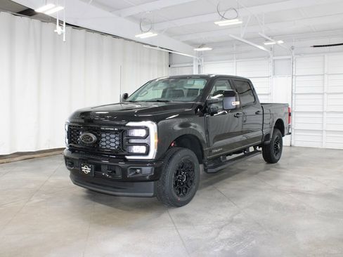 New 2026 Ford F250 Lariat w/ Black Appearance Package image 3