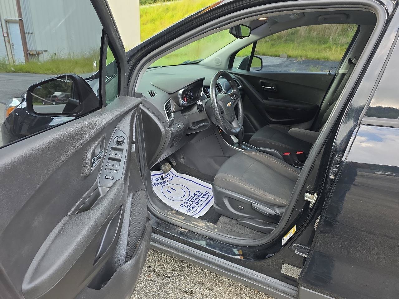Used 2018 Chevrolet Trax LS FWD image 7