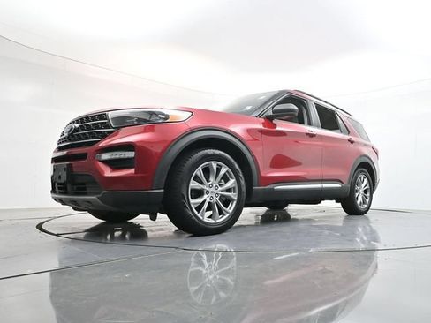 Used 2021 Ford Explorer XLT w/ Equipment Group 202A RWD image 44