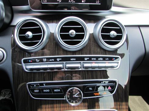 Used 2018 Mercedes-Benz C 300 Sedan image 21