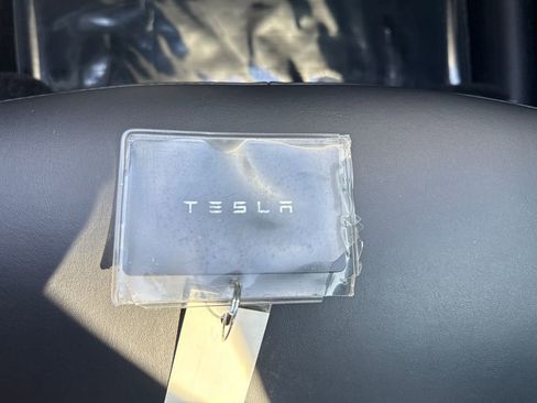 Used 2022 Tesla Model Y Performance image 20