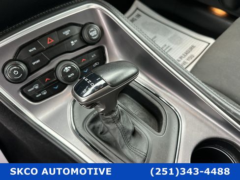 Used 2019 Dodge Challenger SXT image 23