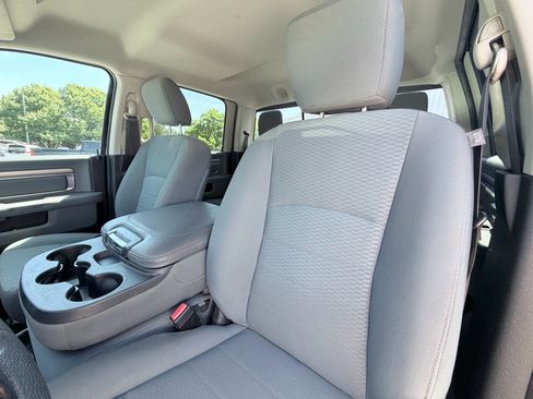 Used 2019 RAM 1500 Classic SLT AWD/4WD image 23