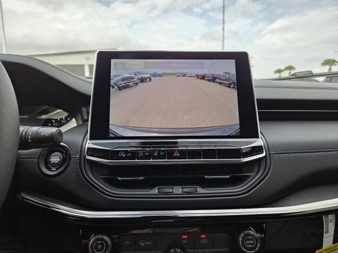 New 2026 Jeep Compass Latitude image 34